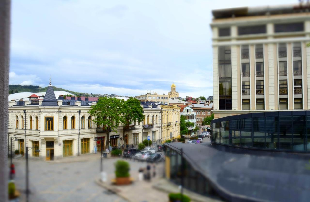 Apartment Near Pirimze Тбилиси Экстерьер фото