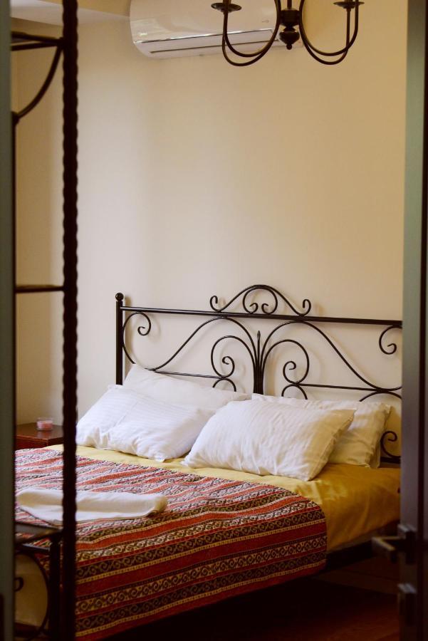 Apartment Near Pirimze Тбилиси Экстерьер фото