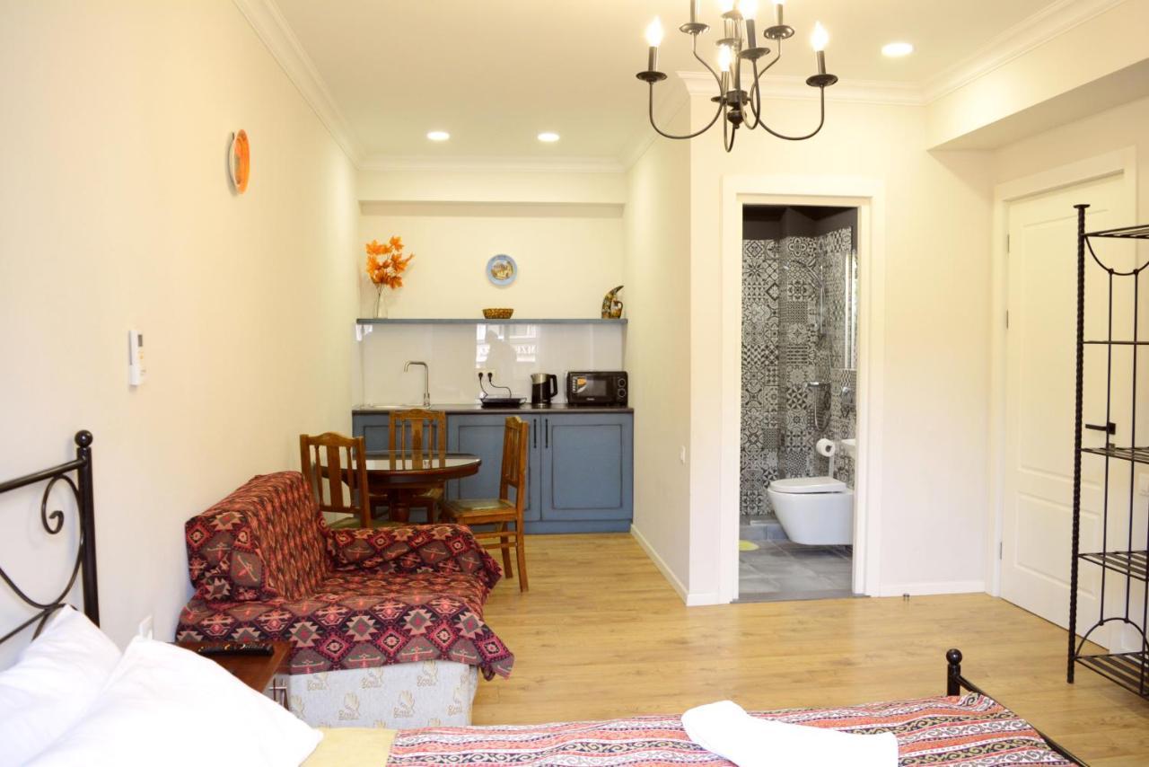 Apartment Near Pirimze Тбилиси Экстерьер фото