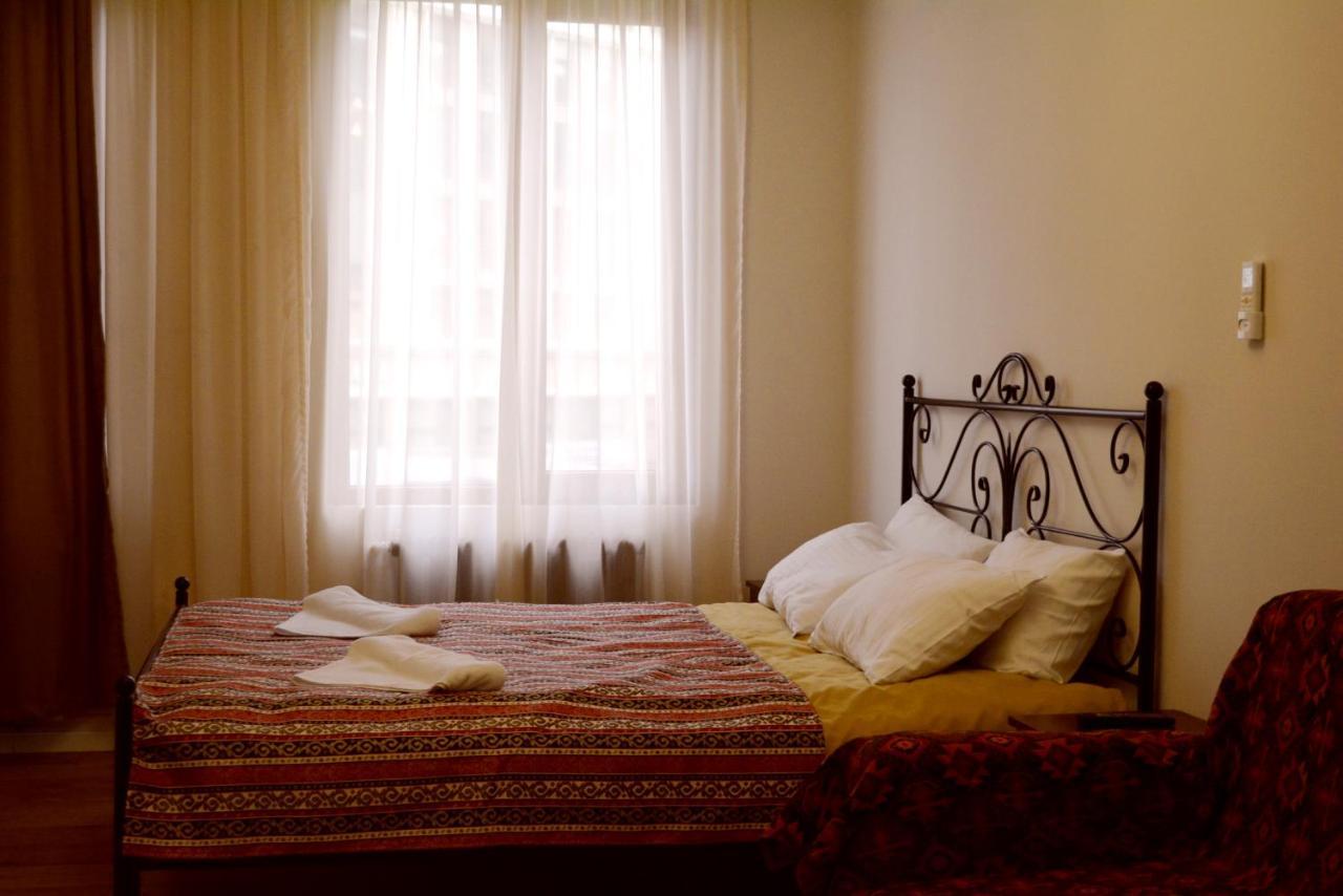 Apartment Near Pirimze Тбилиси Экстерьер фото