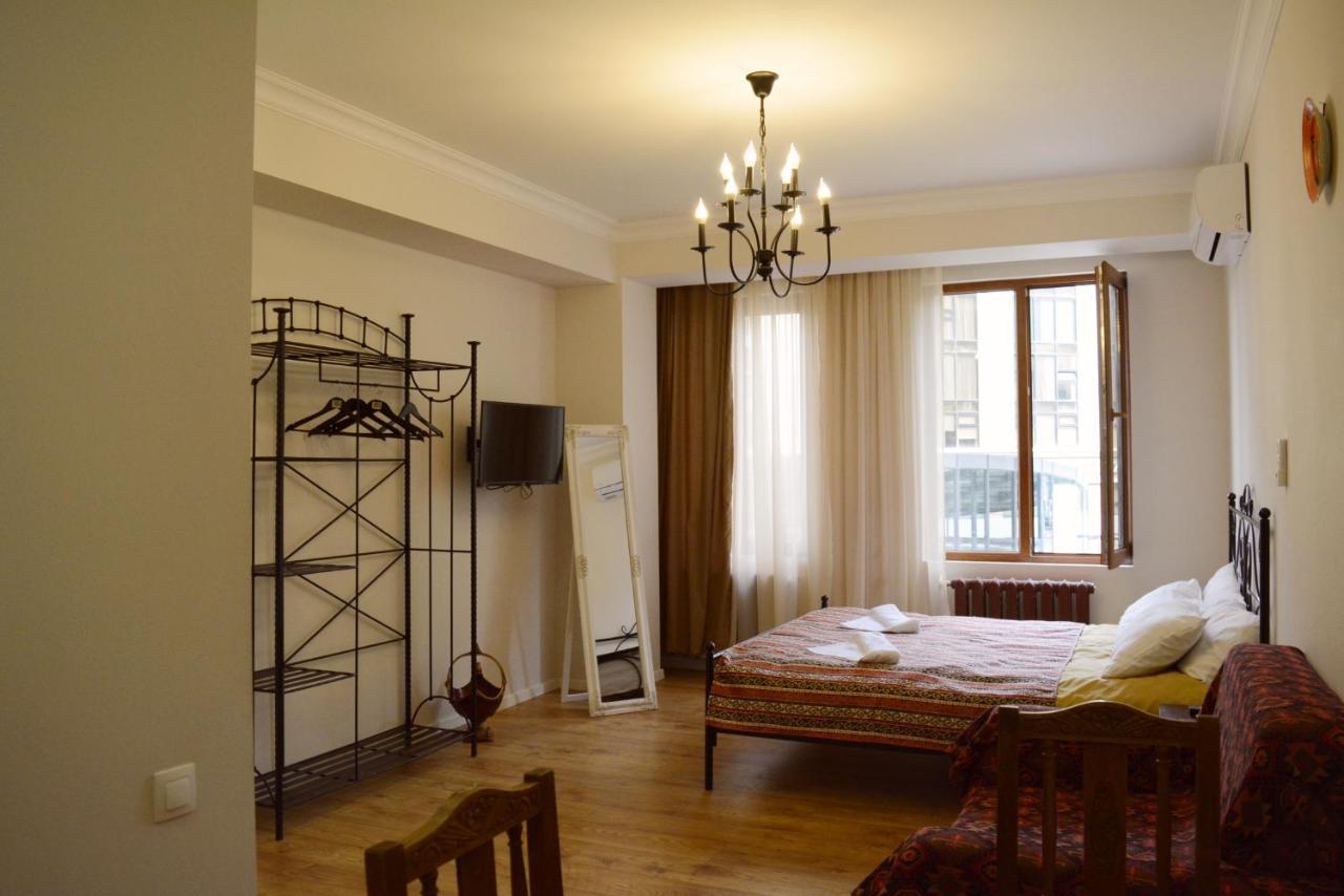 Apartment Near Pirimze Тбилиси Экстерьер фото